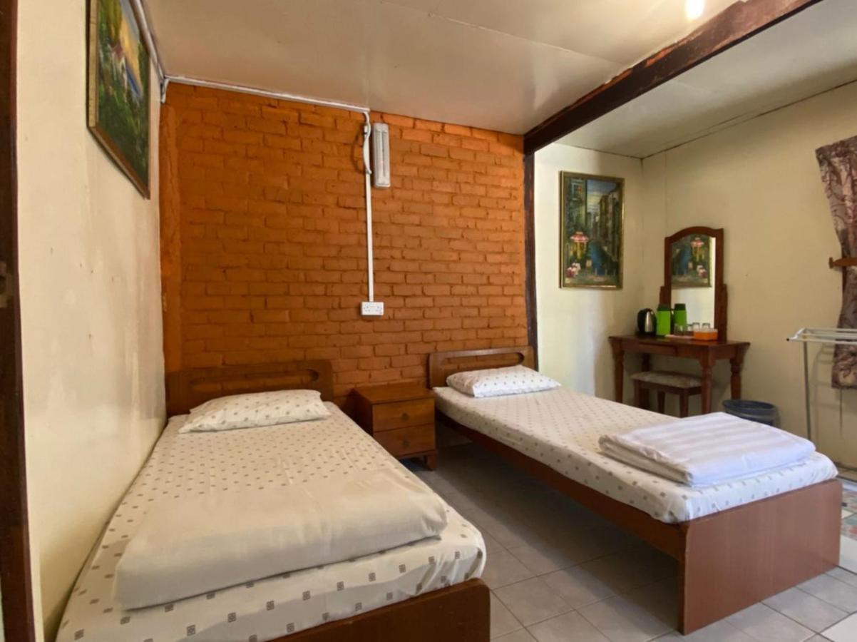 Mile 36 Lodge Kundasang Bagian luar foto