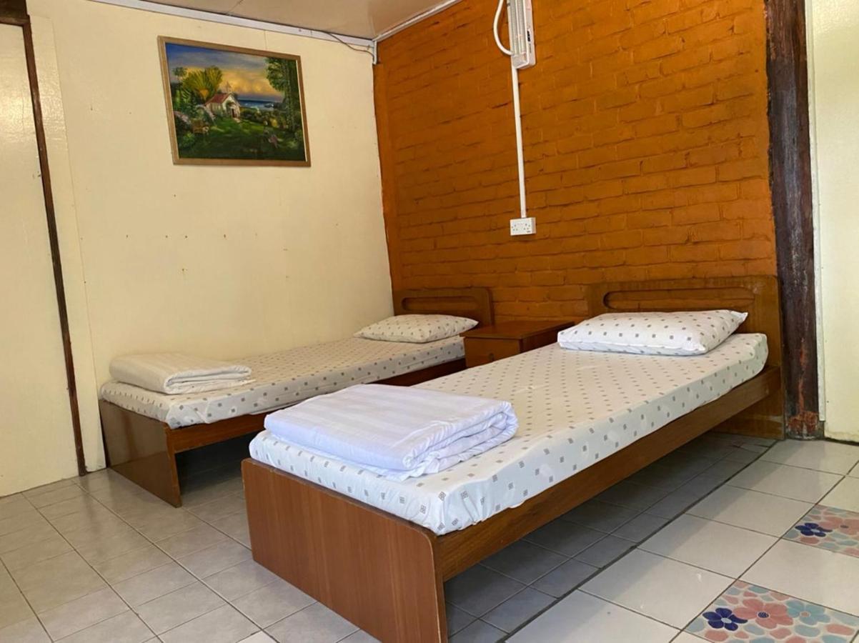 Mile 36 Lodge Kundasang Bagian luar foto