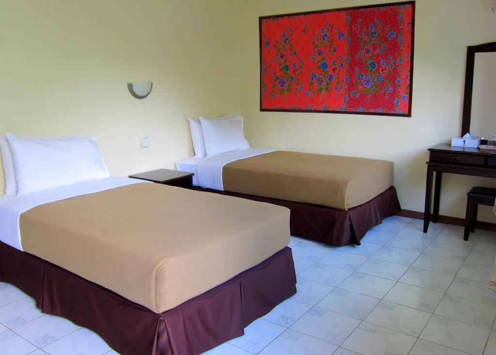 Mile 36 Lodge Kundasang Bagian luar foto
