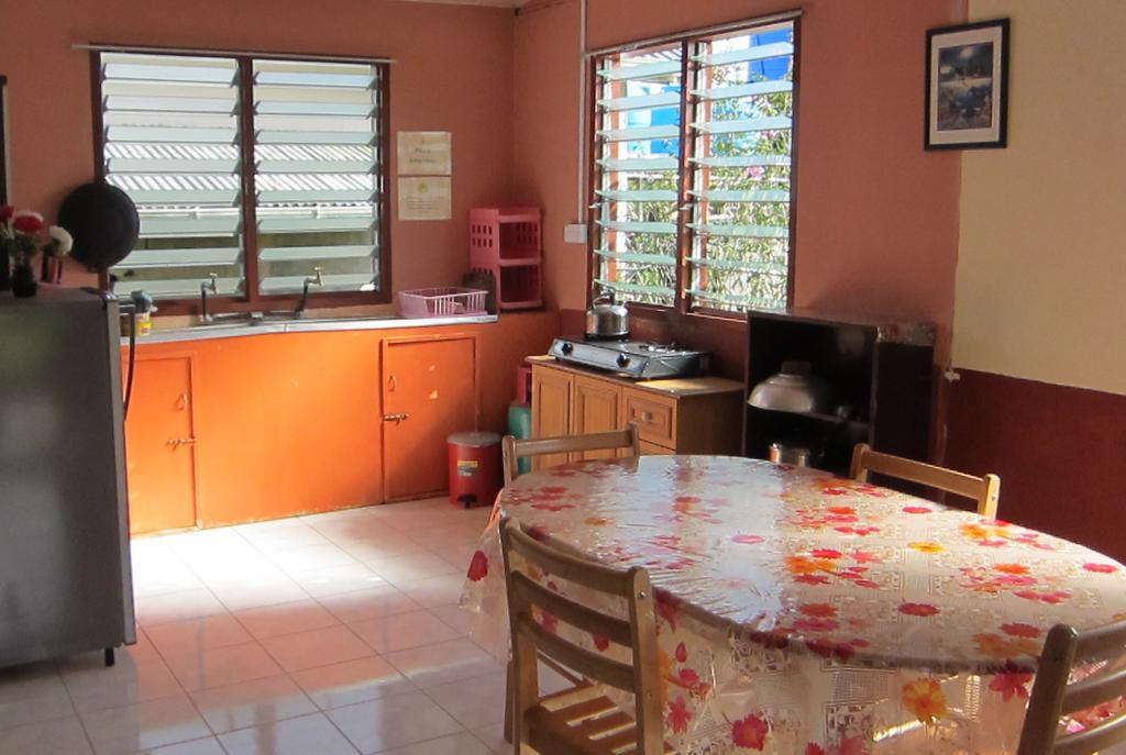 Mile 36 Lodge Kundasang Bagian luar foto