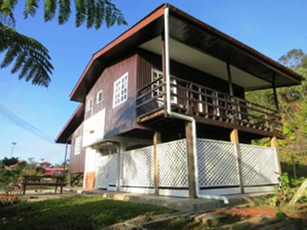 Mile 36 Lodge Kundasang Bagian luar foto