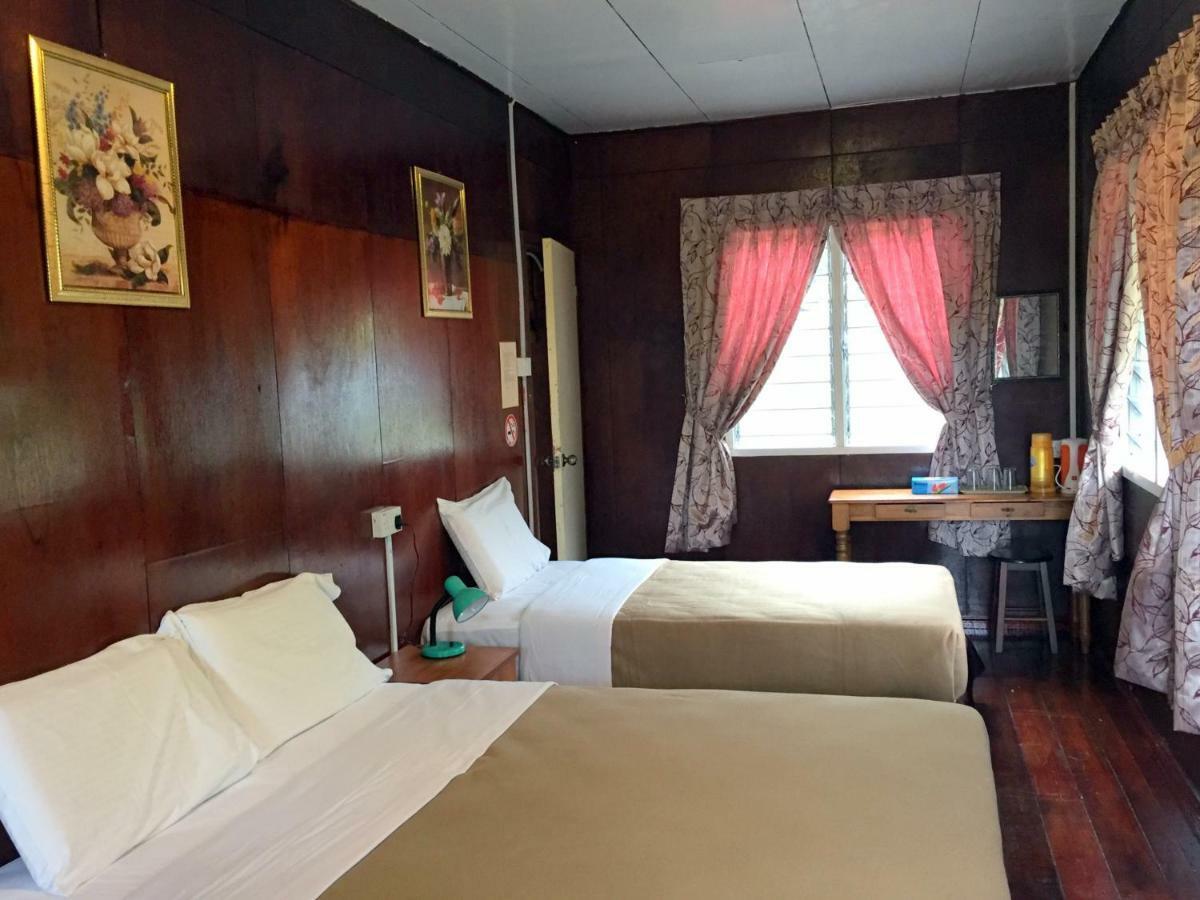 Mile 36 Lodge Kundasang Bagian luar foto